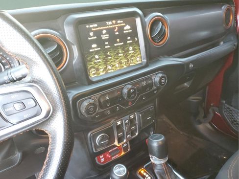 Certified 2022 Jeep Gladiator Mojave image 29