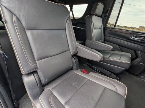 Used 2023 Chevrolet Suburban Premier image 27