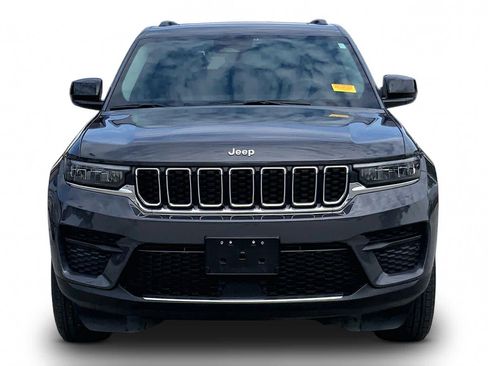 Used 2024 Jeep Grand Cherokee Laredo X AWD/4WD image 3