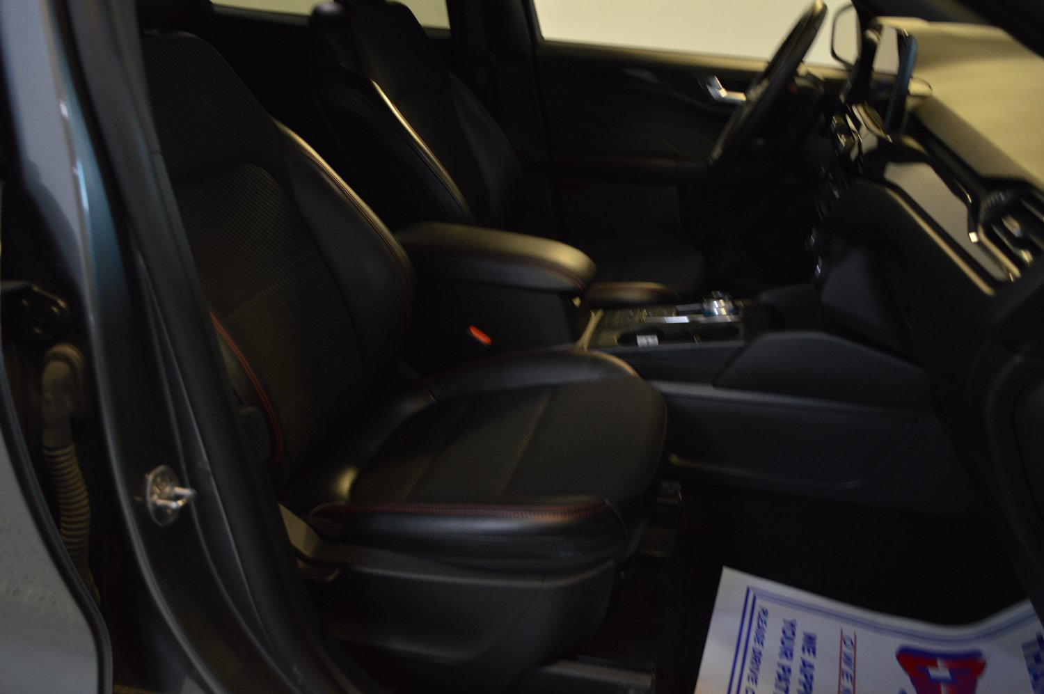 Used 2025 Ford Escape ST-Line Select AWD/4WD image 11