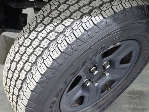 Used 2023 Jeep Wrangler Unlimited Sport AWD/4WD image 40