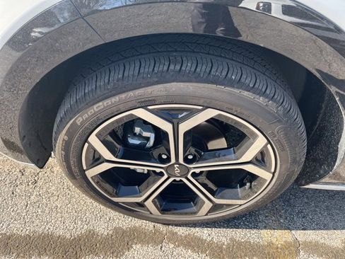 Used 2025 Kia Niro EX Touring image 12