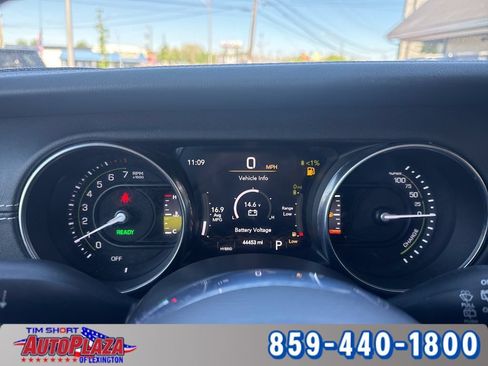 Used 2023 Jeep Wrangler Unlimited Sahara w/ Cold Weather Group AWD/4WD image 4
