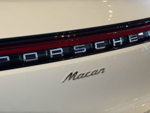 Certified 2025 Porsche Macan image 24