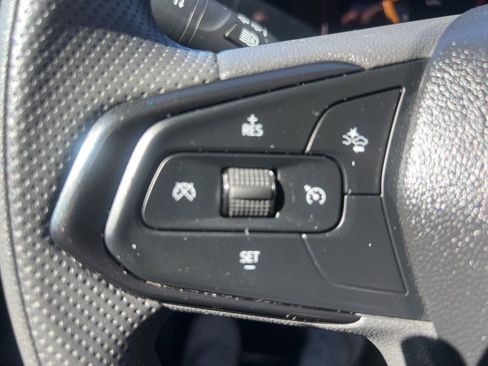 Used 2025 Chevrolet Trax LT image 44