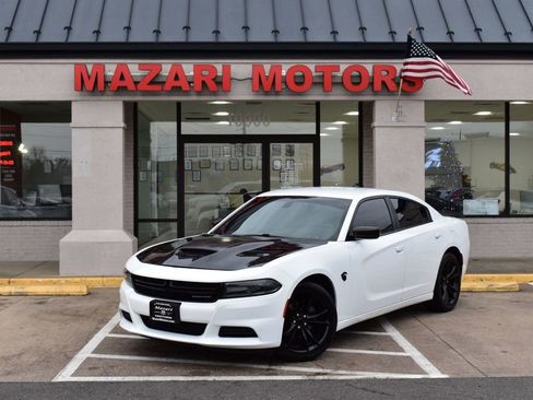Used 2020 Dodge Charger SXT w/ Cold Weather Package image 2