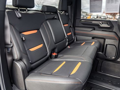 Used 2024 GMC Sierra 2500 AT4 image 13