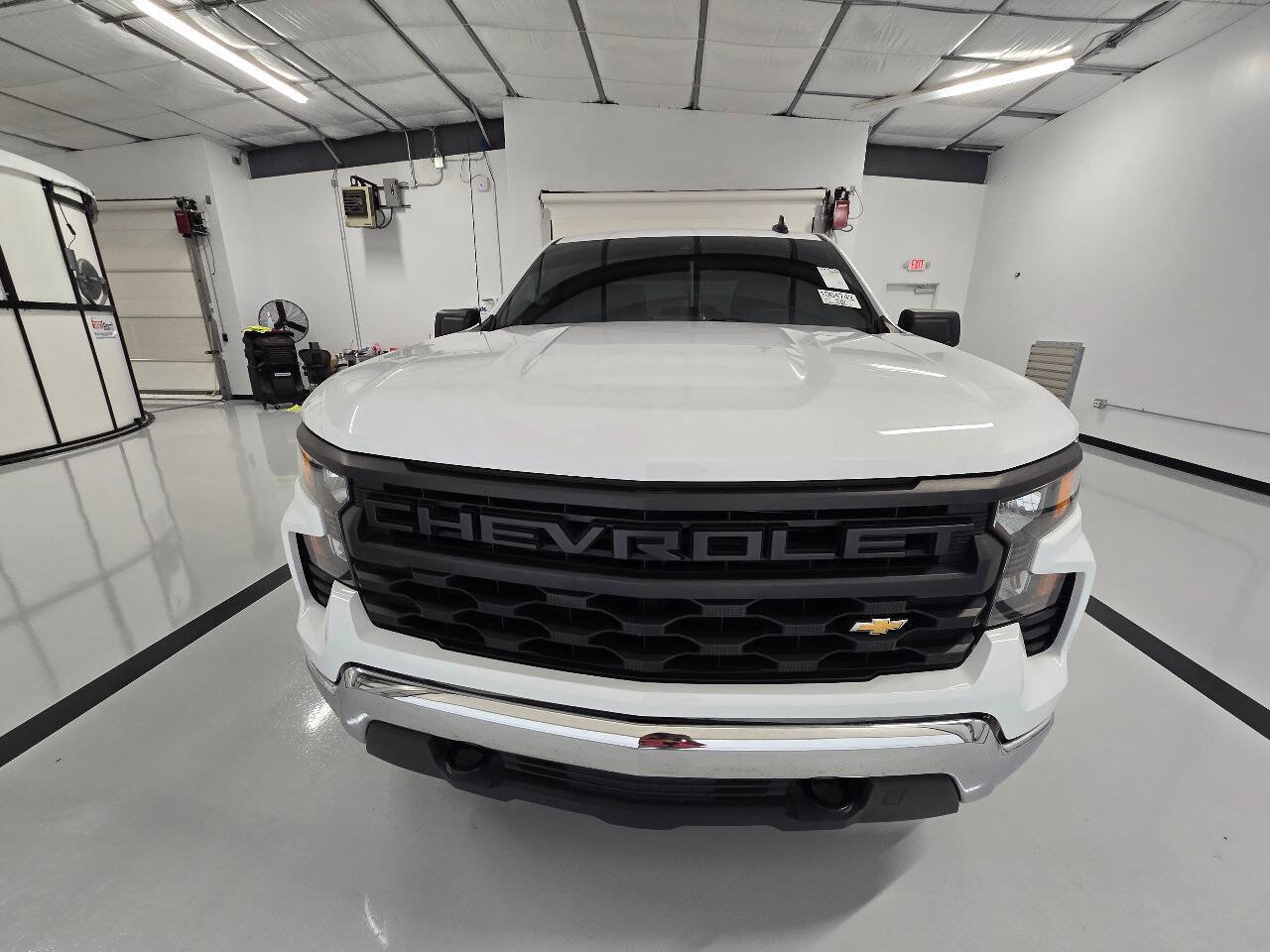 Used 2024 Chevrolet Silverado 1500 W/T w/ Trailering Package AWD/4WD image 4