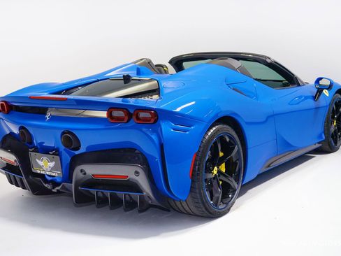 Used 2025 Ferrari SF90 Spider Base image 6