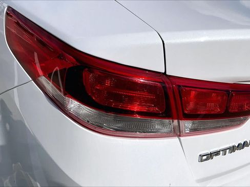 Used 2018 Kia Optima LX FWD image 26