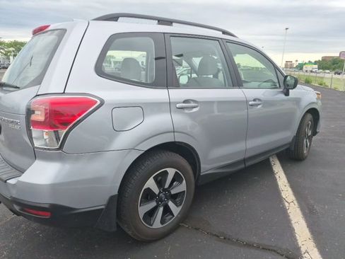Used 2017 Subaru Forester 2.5i w/ Alloy Wheel Package AWD/4WD image 5