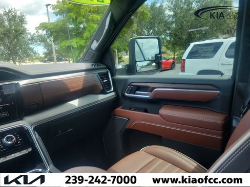Used 2025 GMC Sierra 2500 Denali Ultimate AWD/4WD image 16