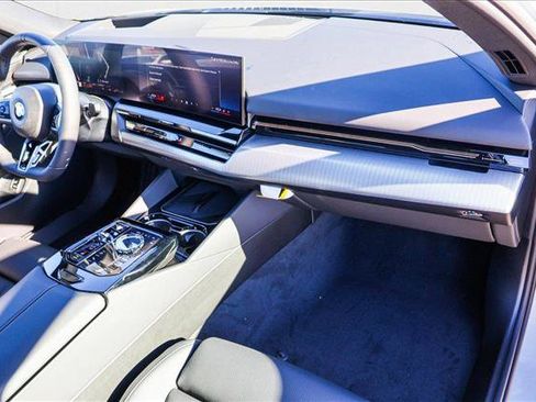 Used 2025 BMW 530i xDrive w/ Executive Package image 24