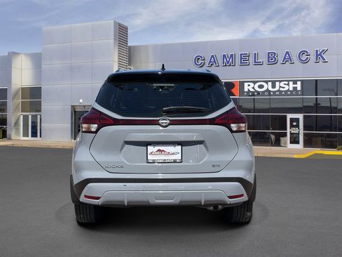 Used 2022 Nissan Kicks SR FWD image 5