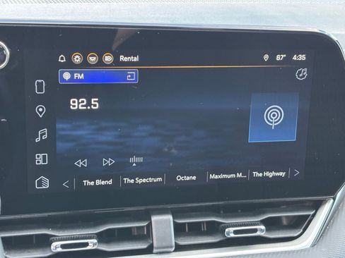Used 2025 Chevrolet Equinox LT AWD/4WD image 21