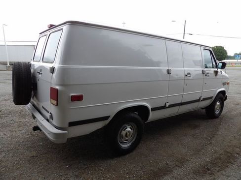 Used 1994 Chevrolet G20 RWD image 4