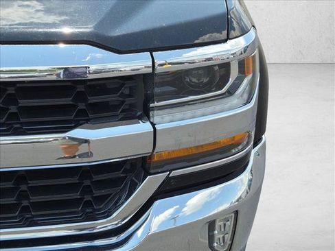 Used 2018 Chevrolet Silverado 1500 LT w/ All Star Edition AWD/4WD image 9