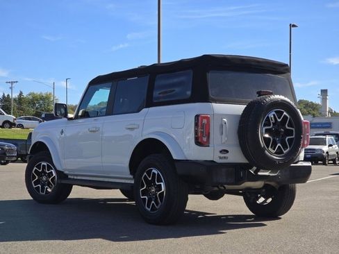 Used 2022 Ford Bronco Outer Banks image 13