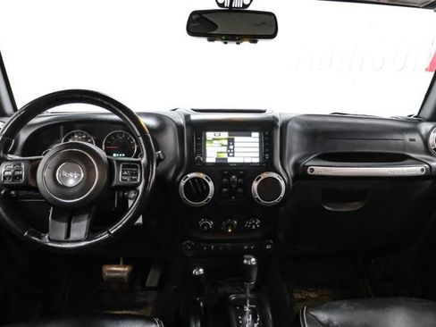 Used 2016 Jeep Wrangler Unlimited Rubicon w/ Connectivity Group image 11