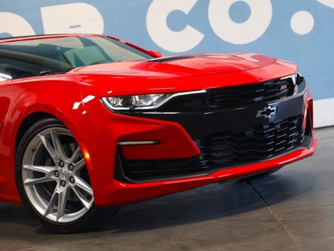 Used 2019 Chevrolet Camaro SS RWD image 37