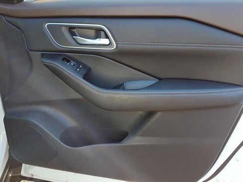 Used 2023 Nissan Rogue Platinum w/ Platinum Premium Package image 7