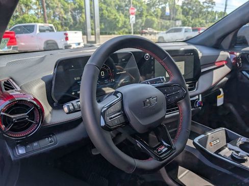 New 2026 Chevrolet Equinox RS w/ LPO, Floor Liner Package FWD image 30