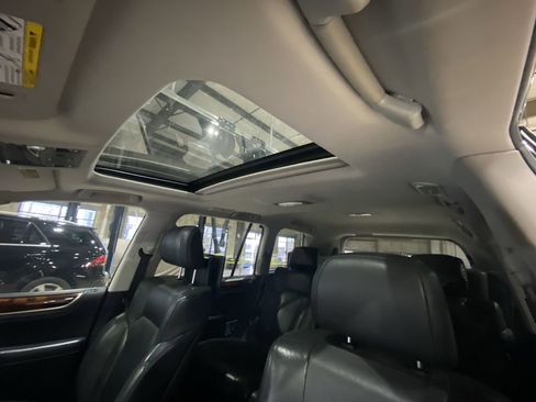 Used 2017 Lexus LX 570 4WD w/ Luxury Package image 12