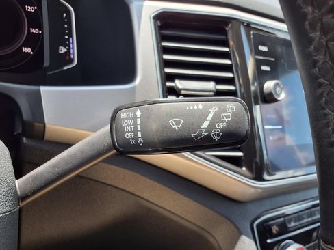 Used 2019 Volkswagen Atlas SEL FWD image 19