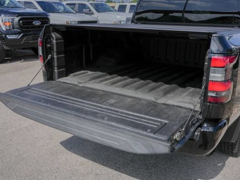 Used 2022 Nissan Frontier SV RWD image 11