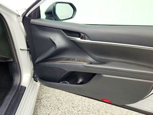 Used 2023 Toyota Camry SE image 24