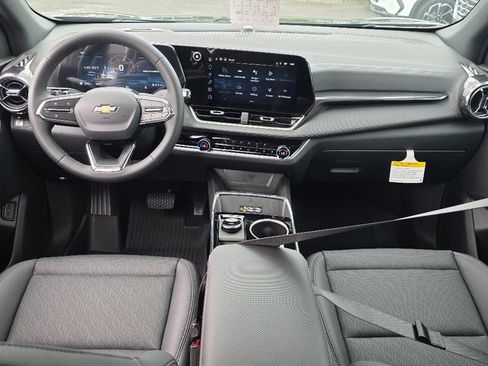 New 2026 Chevrolet Equinox LT w/ Convenience Package II image 2