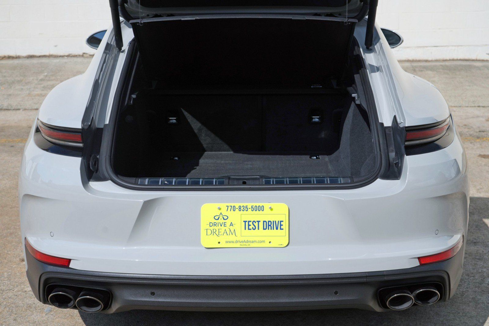 Used 2025 Porsche Panamera image 10
