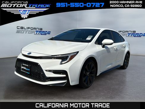 Used 2024 Toyota Corolla SE w/ SE Package FWD image 1