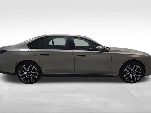 New 2026 BMW 750e xDrive 750e xDrive w/ Premium Package image 10