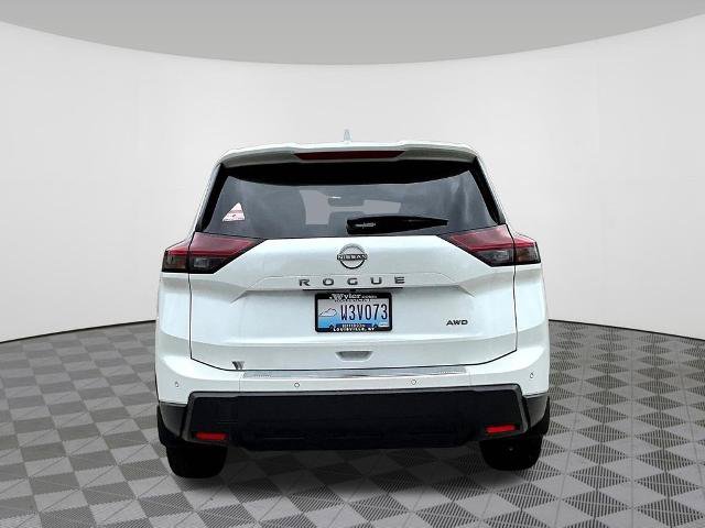 Certified 2026 Nissan Rogue SV AWD/4WD image 5