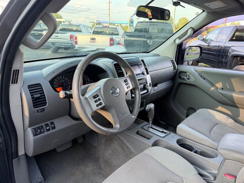 Used 2013 Nissan Frontier SV AWD/4WD image 14