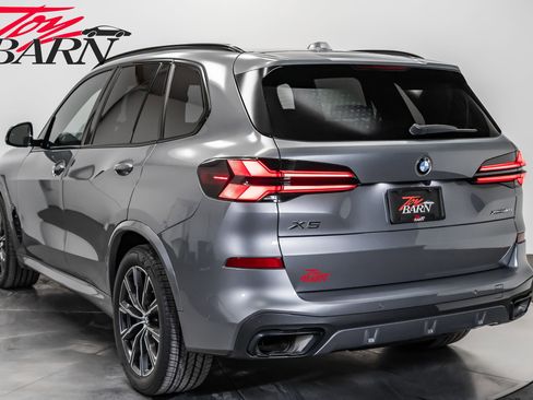 Used 2024 BMW X5 xDrive40i w/ M Sport Package image 11