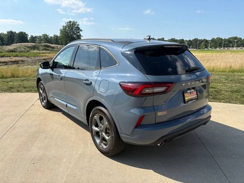Used 2023 Ford Escape ST-Line Select AWD/4WD image 7