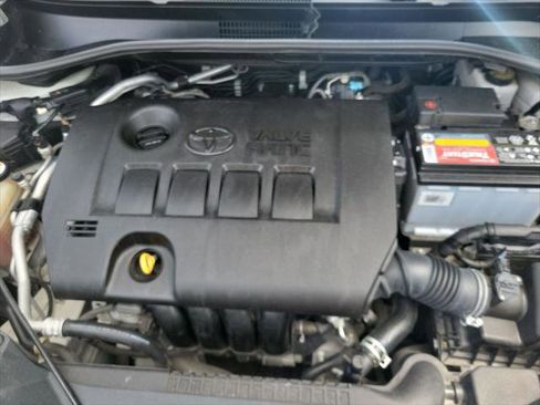 Certified 2018 Toyota C-HR XLE image 31