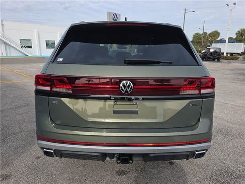 New 2026 Volkswagen Atlas Peak Edition image 4