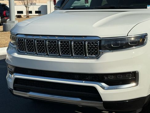 Used 2024 Jeep Grand Wagoneer L Series III image 9