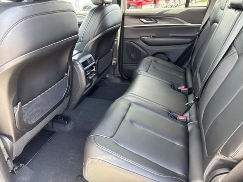 New 2025 Jeep Grand Cherokee Limited w/ Black Appearance Package image 10