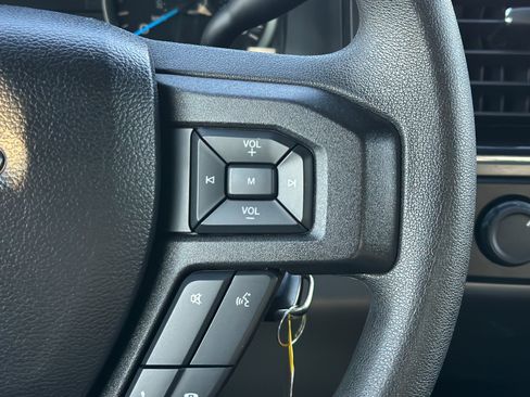 Used 2017 Ford F150 XLT AWD/4WD image 12