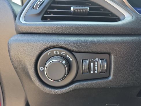 New 2027 Chrysler Pacifica Limited FWD image 30