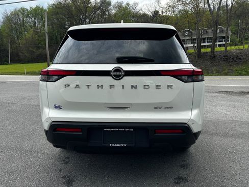 Used 2023 Nissan Pathfinder SV AWD/4WD image 14