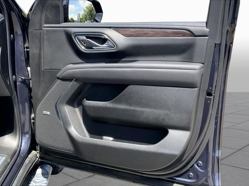 Used 2023 Chevrolet Tahoe Z71 w/ Luxury Package AWD/4WD image 23