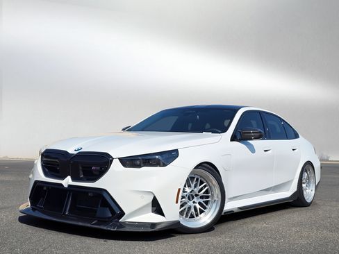 Used 2026 BMW M5 w/ Carbon Package AWD/4WD image 1