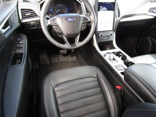 Used 2024 Ford Edge SEL w/ Convenience Package AWD/4WD image 2