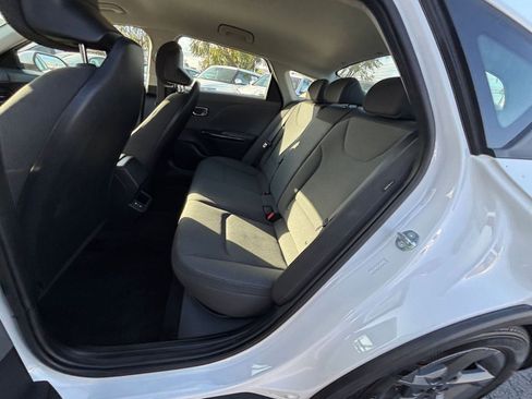 Used 2025 Kia K4 LXS image 29