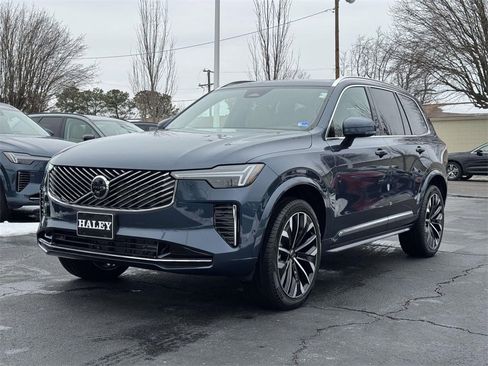 New 2026 Volvo XC90 B6 Plus w/ Protection Package Premier image 24